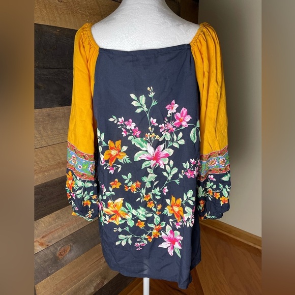Anthropologie Feathers by Tolani Floral Tunic with Yellow Sleeves Size Medium - Picture 3 of 8